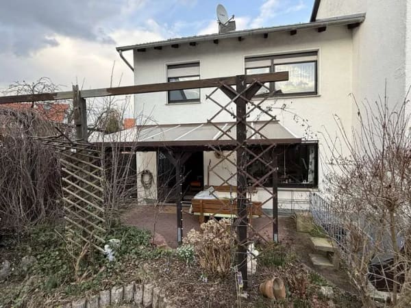 Immobilie in Sontra - Gepflegtes Reiheneckhaus in ruhiger Wohnlage mit Garten und Freisitz - Bild 1