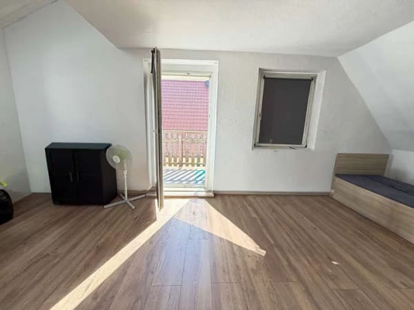 Immobilie in Bad Dürrenberg - Ein Zuhause mit Platz für Generationen: 8 Zimmer, Garten und Garage - Bild 3