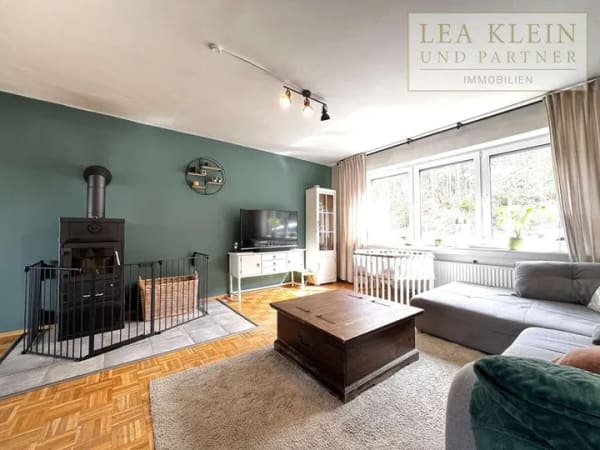 Immobilie in Drolshagen - Charmantes Einfamilienhaus mit Einliegerwohnung, Balkon & traumhafter Aussichtslage  - Drolshagen - Bild 2