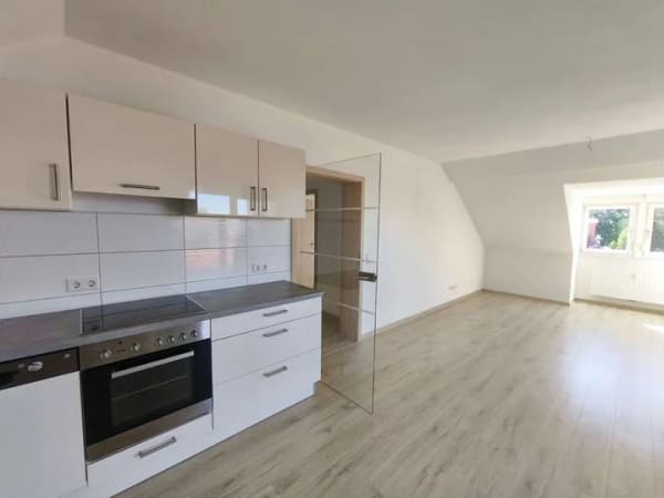 Immobilie in Tonna - Renditeknaller: 3-Zimmer-DG-Wohnung mit Balkon und Stellplätzen – sofort Einnahmen sichern (4040.14) - Bild 2