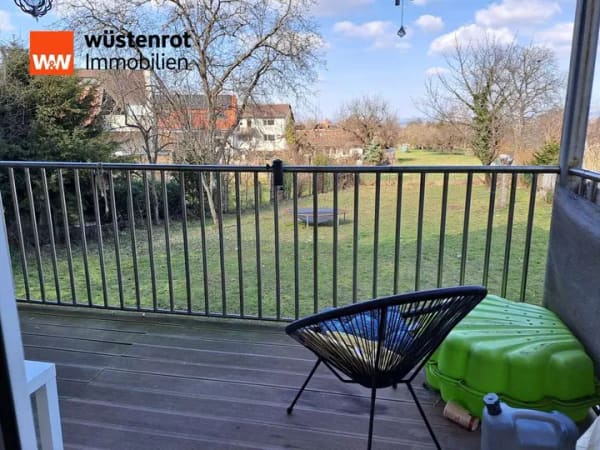 Immobilie in Bad Boll - Ruhige und schöne 3,5-Zimmer-Wohnung in Bad Boll mit Balkon,  Einbauküche und Stellplatz - Bild 1