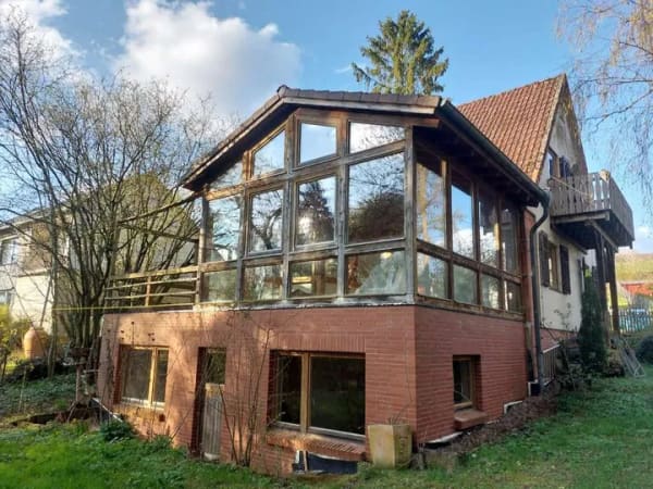 Immobilie in Bad Münder am Deister - Charmantes Einfamilienhaus in idyllischer Lage von Bad Münder mit eigener Wasserquelle - Bild 0