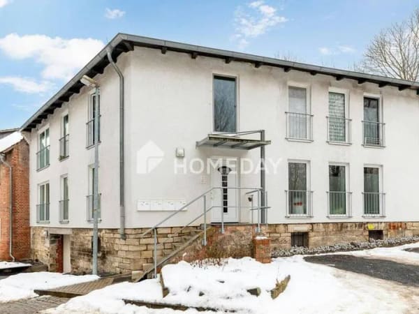 Immobilie in Bad Gandersheim - Charmantes 4-Familienhaus in ruhiger Hanglage - Solide Kapitalanlage mit 4 Garagen & 2 Stellplätzen - Bild 0