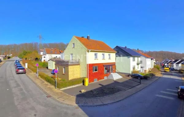 Immobilie in Friedrichsthal - Freistehendes 1-2 Familienhaus mit ehemaliger Gewerbeeinheit in ruhiger Lage von Friedrichsthal - Bild 0