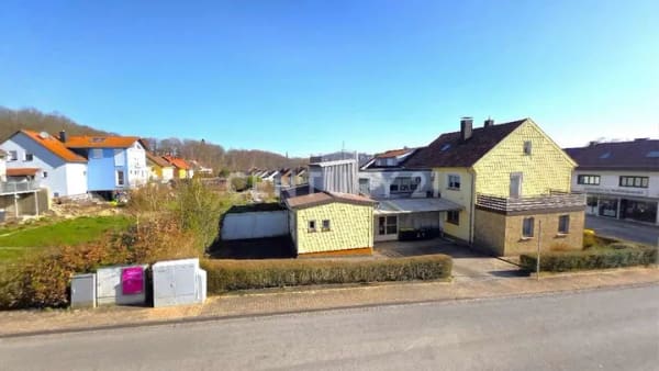 Immobilie in Friedrichsthal - Freistehendes 1-2 Familienhaus mit ehemaliger Gewerbeeinheit in ruhiger Lage von Friedrichsthal - Bild 2