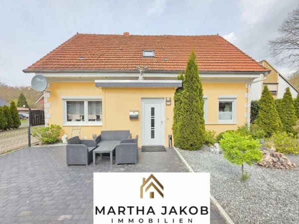 Immobilie in Schiffdorf - Zweifamilienhaus mit Werkstatthalle & Ausbaupotenzial - ideal für Selbstständige & Handwerker! - Bild 0
