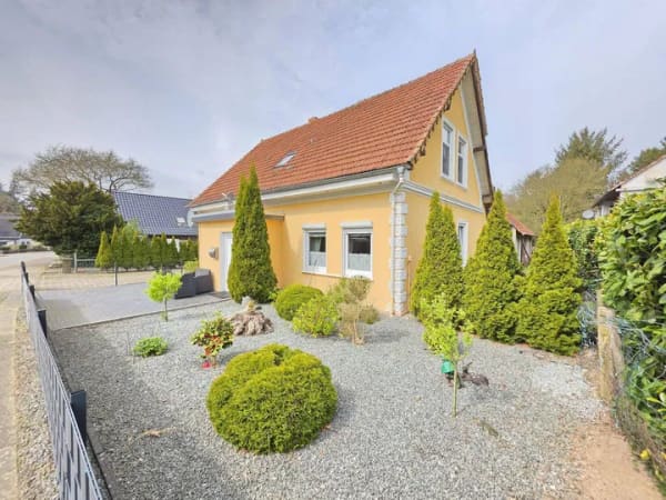 Immobilie in Schiffdorf - Zweifamilienhaus mit Werkstatthalle & Ausbaupotenzial - ideal für Selbstständige & Handwerker! - Bild 2