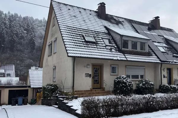 Immobilie in Tuttlingen - Haus mit viel Platz und vielfältigen Nutzungsmöglichkeiten  - Bild 0