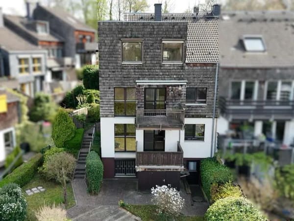 Immobilie in Mettmann - Viel Platz in bester Wohnlage – Zweifamilienhaus in Mettmann-Süd - Bild 1