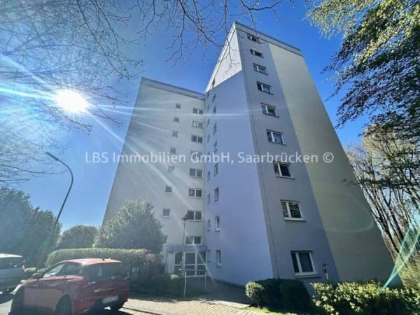 Immobilie in Sulzbach/Saar - 2-Zimmer-Wohnung mit Balkon und Fernblick - solides Investment mit Potenzial - Bild 0