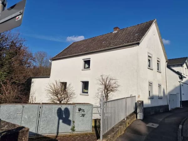 Immobilie in Aschaffenburg - Renovierungsbedürftiges  2-FH in ruhiger Randlage - Bild 1