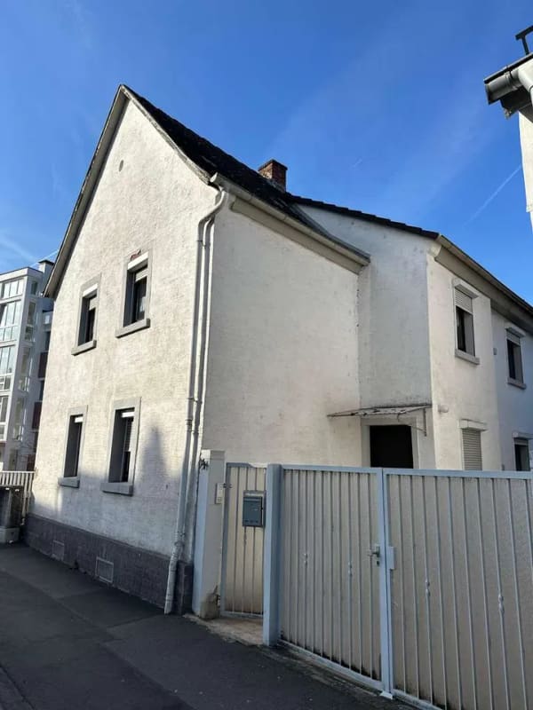 Immobilie in Aschaffenburg - Renovierungsbedürftiges  2-FH in ruhiger Randlage - Bild 4