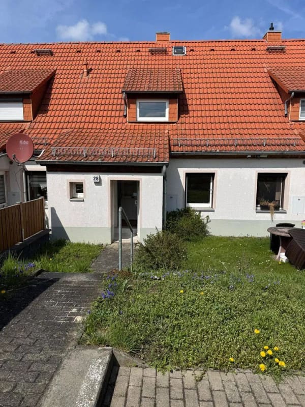 Immobilie in Unterwellenborn - Kleines Reihenhaus in schöner Wohnlage in Unterwellenborn, Vogelschutz. Komplexsanierung (Rohbaustandart) - für Handwerker - ! - Bild 0
