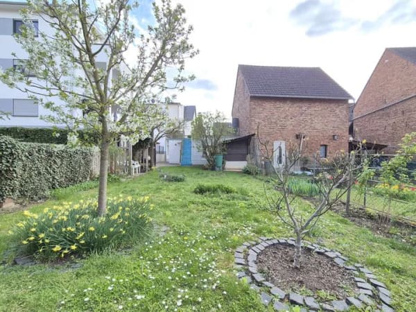 Immobilie in Brechen - Charmantes Wohnhaus mit ELW sowie Dachterrasse, Garten und Garage  in ruhiger und zentraler Lage - Bild 2