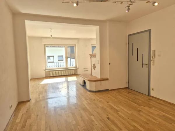 Immobilie in Brechen - Charmantes Wohnhaus mit ELW sowie Dachterrasse, Garten und Garage  in ruhiger und zentraler Lage - Bild 4
