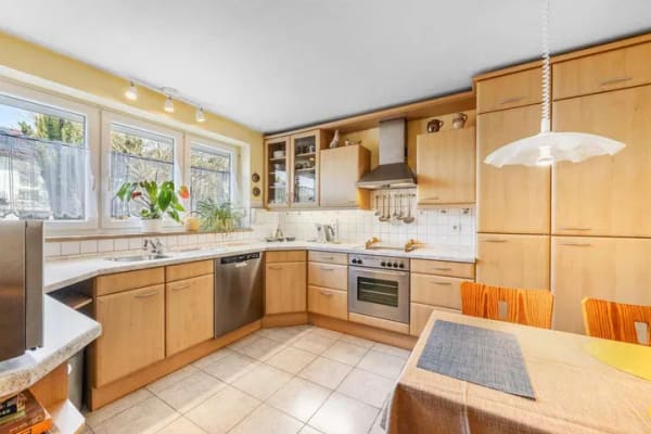 Immobilie in Alling - Bezugsfreies RMH mit Südwest-Garten und Garage im schönen Alling bei Fürstenfeldbruck! - Bild 3