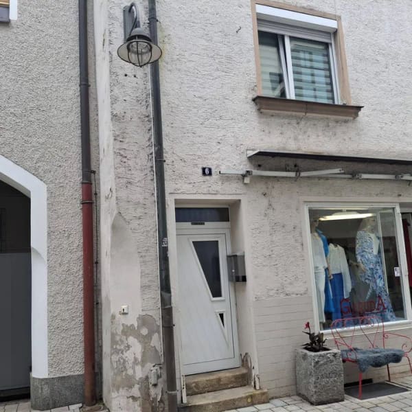 Immobilie in Schwandorf - Schnuckeliges Wohn- und Geschäftshaus in der zentralen Innenstadt von Schwandorf - Bild 1