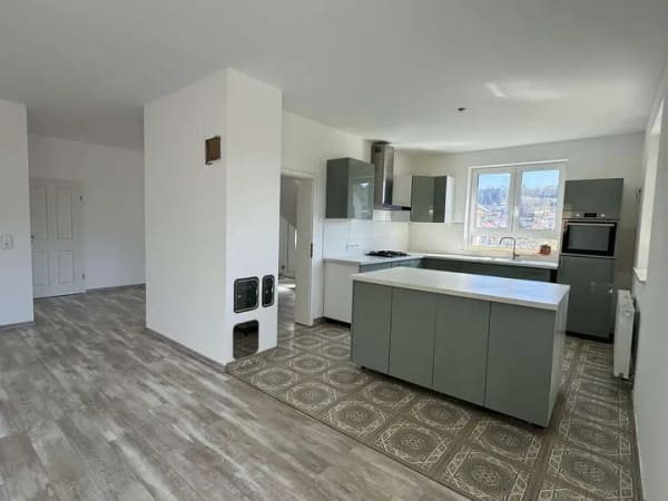 Immobilie in Ronsberg - Modernes Einfamilienhaus in Ronsberg – Baujahr 2018, Massivbau, 818 m² Grundstück - Bild 2