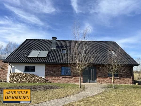 Immobilie in Brenz - Exklusives Wohnanwesen mit großzügigem Grundstück**Neu Brenz / Neustadt-Glewe** - Bild 1