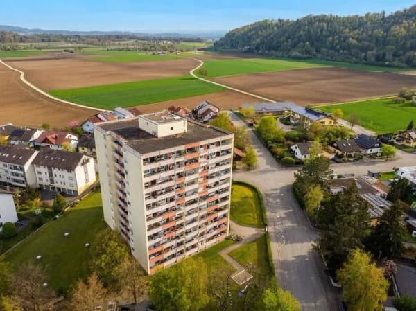 Immobilie in Rielasingen-Worblingen - *** Wohnen mit Weitblick - Gepflegte 2-Zimmer-Wohnung mit Aufzug in Rielasingen! *** - Bild 1