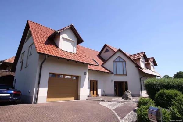 Immobilie in Wasbüttel - Feldrandlage - Beeindruckendes Einfamilienhaus mit Einliegerwohnung - Bild 0