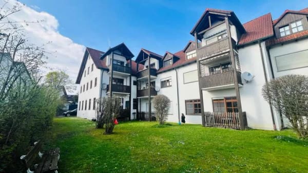 Immobilie in Langenbach - WOHNEN AUF ZWEI EBENEN!!! Helle 3,5-Zimmer-Maisonette-Eigentumswohnung mit Wohlfühlcharakter - Bild 0