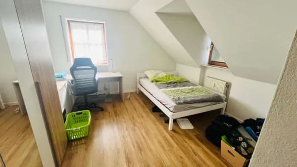 Immobilie in Langenbach - WOHNEN AUF ZWEI EBENEN!!! Helle 3,5-Zimmer-Maisonette-Eigentumswohnung mit Wohlfühlcharakter - Bild 4