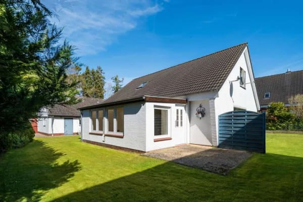 Immobilie in Stapel - Familiengerecht, naturnah, mitten in der Ferienregion: Einfamilienhaus mit Platz und Potenzial. - Bild 2