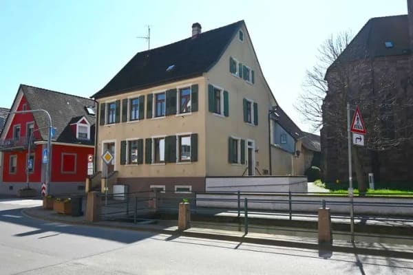 Immobilie in Eichstetten - Vermietetes Wohn-/Geschäftshaus im Ortskern   - Bild 0