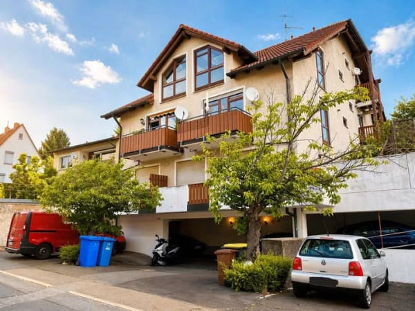Immobilie in Höchberg - Investoren, Studenten und Pendler aufgepasst - Gemütliche Singlewohnung mit Balkon in Höchberg bei Würzburg zu verkaufen. Ab sofort frei!! - Bild 0
