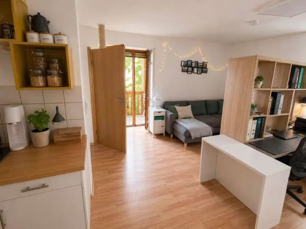 Immobilie in Höchberg - Investoren, Studenten und Pendler aufgepasst - Gemütliche Singlewohnung mit Balkon in Höchberg bei Würzburg zu verkaufen. Ab sofort frei!! - Bild 1