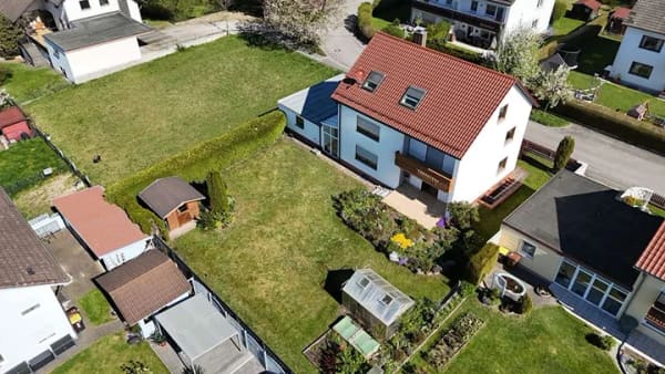 Immobilie in Wehringen - Großzügiges Einfamilienhaus mit Einliegerwohnung und viel Platz mit Alpenblick - Bild 3