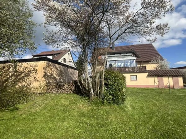 Immobilie in Dornhan - Schönes Ein- bis Zweifamilienhaus mit großem Grundstück, Wintergarten und drei Garagen - Bild 4