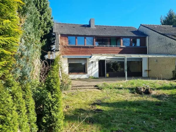 Immobilie in Braak - Viel Platz für neue Ideen und individuelle Wohnträume: Ein Haus mit Charakter und großem Garten! - Bild 2