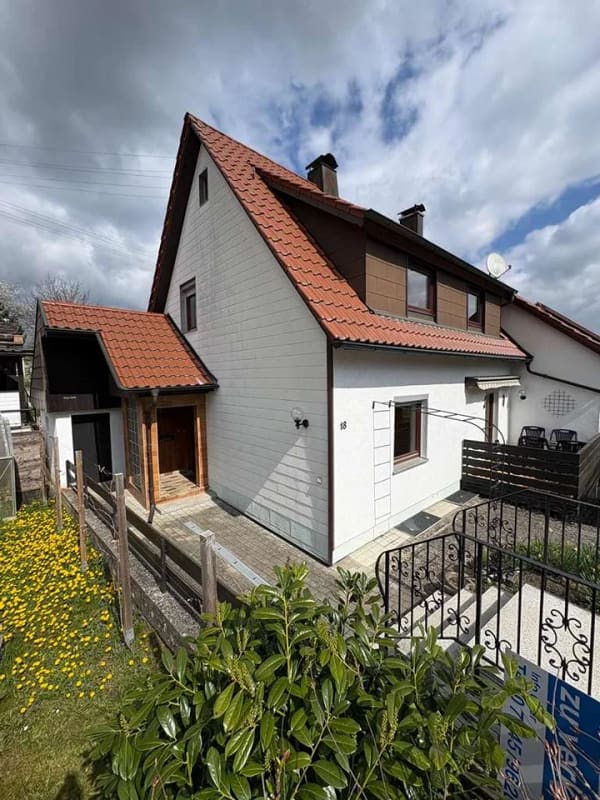 Immobilie in Giengen an der Brenz - Gepflegtes Zweifamilienhaus in Hürben - Bild 1