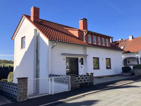 Immobilie in Lauterbach - Seltene Gelegenheit: Wohnhaus mit Potenzial in schöner Wohnlage von Lauterbach-Frischborn.  - Bild 1