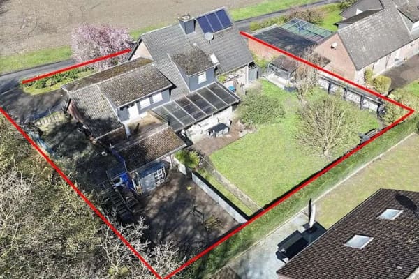 Immobilie in Dülmen - Dülmen Rorup: Top-Lage! Freistehendes Zwei- Familienhaus großer Garten große Garage zu verkaufen! - Bild 2