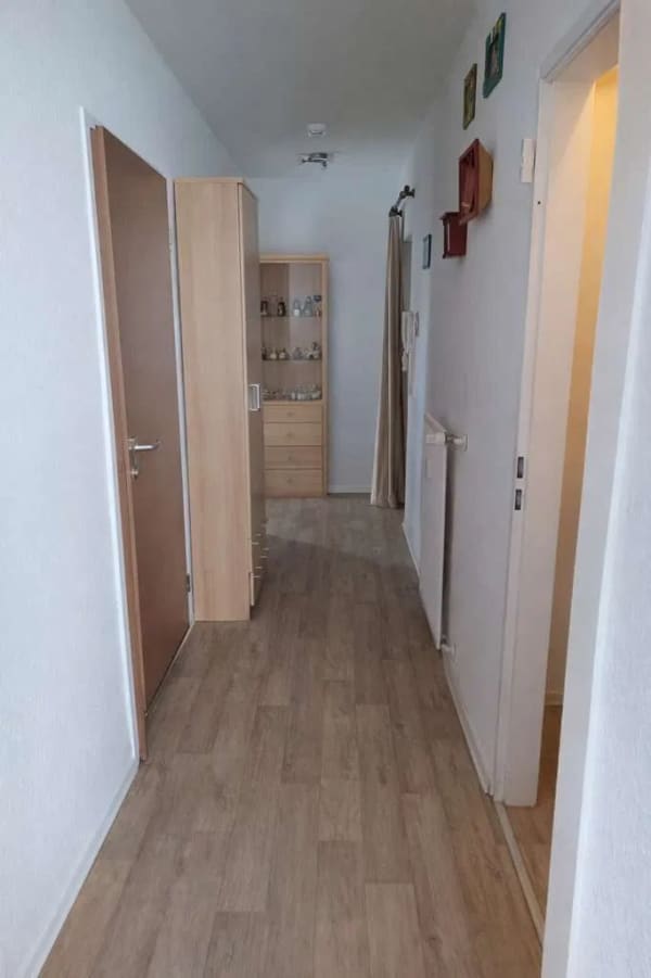 Immobilie in Hannover - Charmante 2-Zimmer-Wohnung mit Balkon und Weitblick für Kapitalanleger - Bild 2