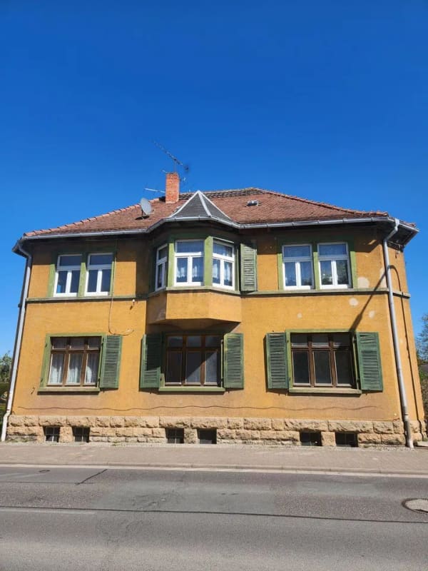 Immobilie in Nesse-Apfelstädt - Herrschaftliches Zweifamilienhaus mit Charme der 1920er-Jahre - Sanierungsobjekt mit Ausbaupotenzial !! - Bild 0