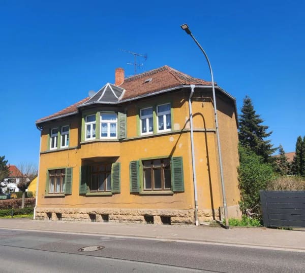 Immobilie in Nesse-Apfelstädt - Herrschaftliches Zweifamilienhaus mit Charme der 1920er-Jahre - Sanierungsobjekt mit Ausbaupotenzial !! - Bild 2