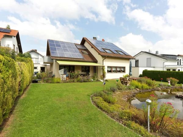 Immobilie in Wimsheim - Komfortables Einfamilienhaus,  großzügiges Raumkonzept, weitläufiger ebenerdiger Garten - Bild 1