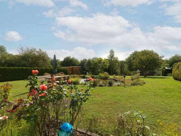 Immobilie in Wimsheim - Komfortables Einfamilienhaus,  großzügiges Raumkonzept, weitläufiger ebenerdiger Garten - Bild 3