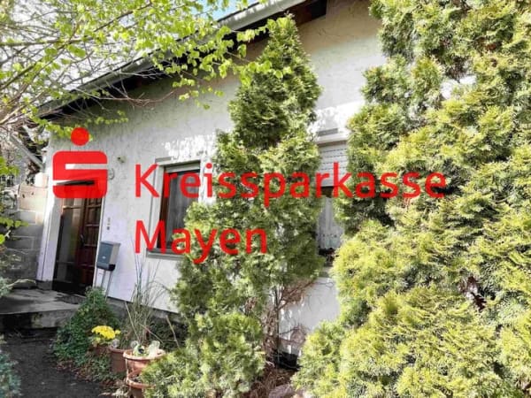 Immobilie in Mayen - Wohnhaus mit Garten und 3 Stellplätzen, ideal für Handwerker - Bild 0