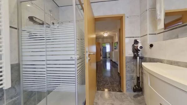 Immobilie in Großenlüder - Zweifamilienhaus mit ausbaufähigem Dachboden in Großenlüder - Bild 4