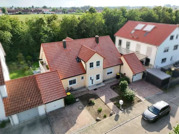 Immobilie in Manching - Zeitnah bezugsfrei: 2-Zimmer-Wohnung im 1.OG mit zwei Balkonen in ruhiger Lage! - Bild 1