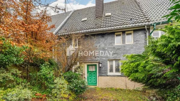 Immobilie in Gummersbach - Raum für Ihr neues Kapitel: Familienfreundliches Zuhause mit Entwicklungspotenzial in Gummersbach - Bild 0