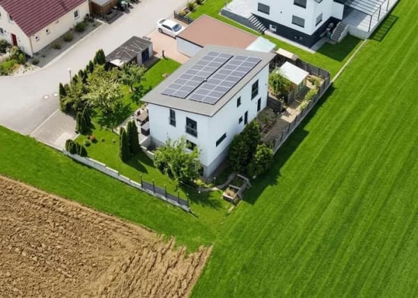 Immobilie in Geisenhausen - Modernes Familienhaus in sonniger, ruhiger Siedlungslage!, Energieeffizienzklasse A+ - Bild 0