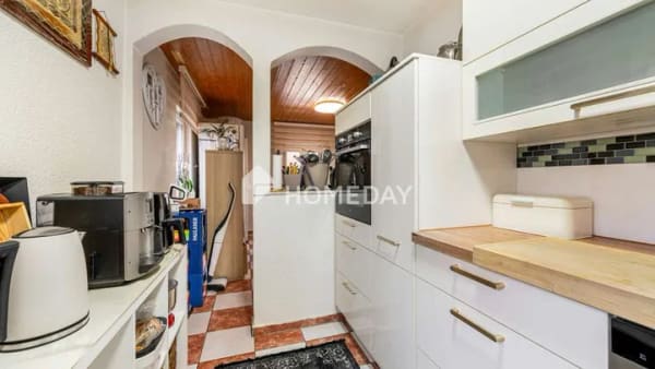 Immobilie in Köngen - Teilsaniertes Zweifamilienhaus mit Garten, Terrassen & vielseitigen Nutzungsmöglichkeiten - Bild 2