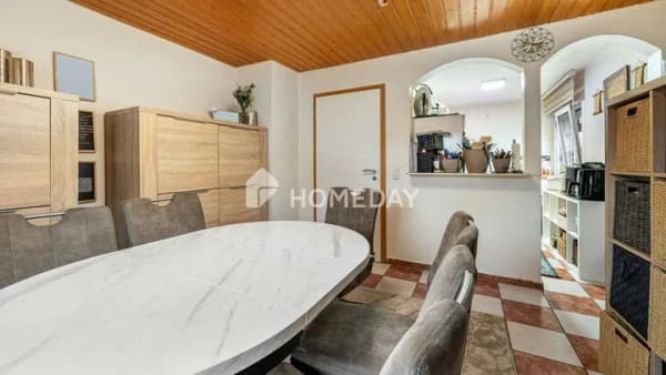 Immobilie in Köngen - Teilsaniertes Zweifamilienhaus mit Garten, Terrassen & vielseitigen Nutzungsmöglichkeiten - Bild 3