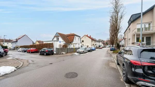 Immobilie in Köngen - Teilsaniertes Zweifamilienhaus mit Garten, Terrassen & vielseitigen Nutzungsmöglichkeiten - Bild 4